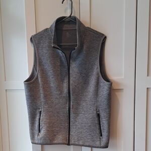 083 - GAP Gray GapFit Vest